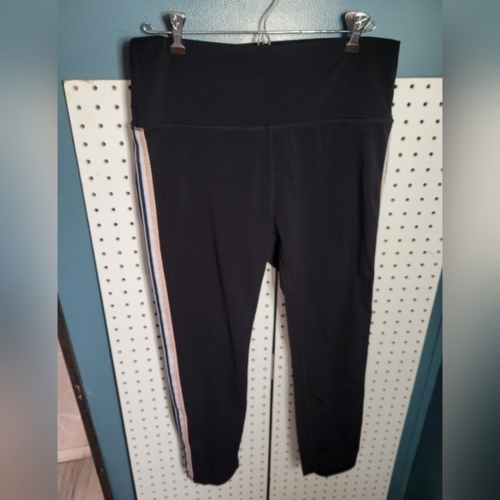 Zyia Active size 14-16 leggings capri length‎